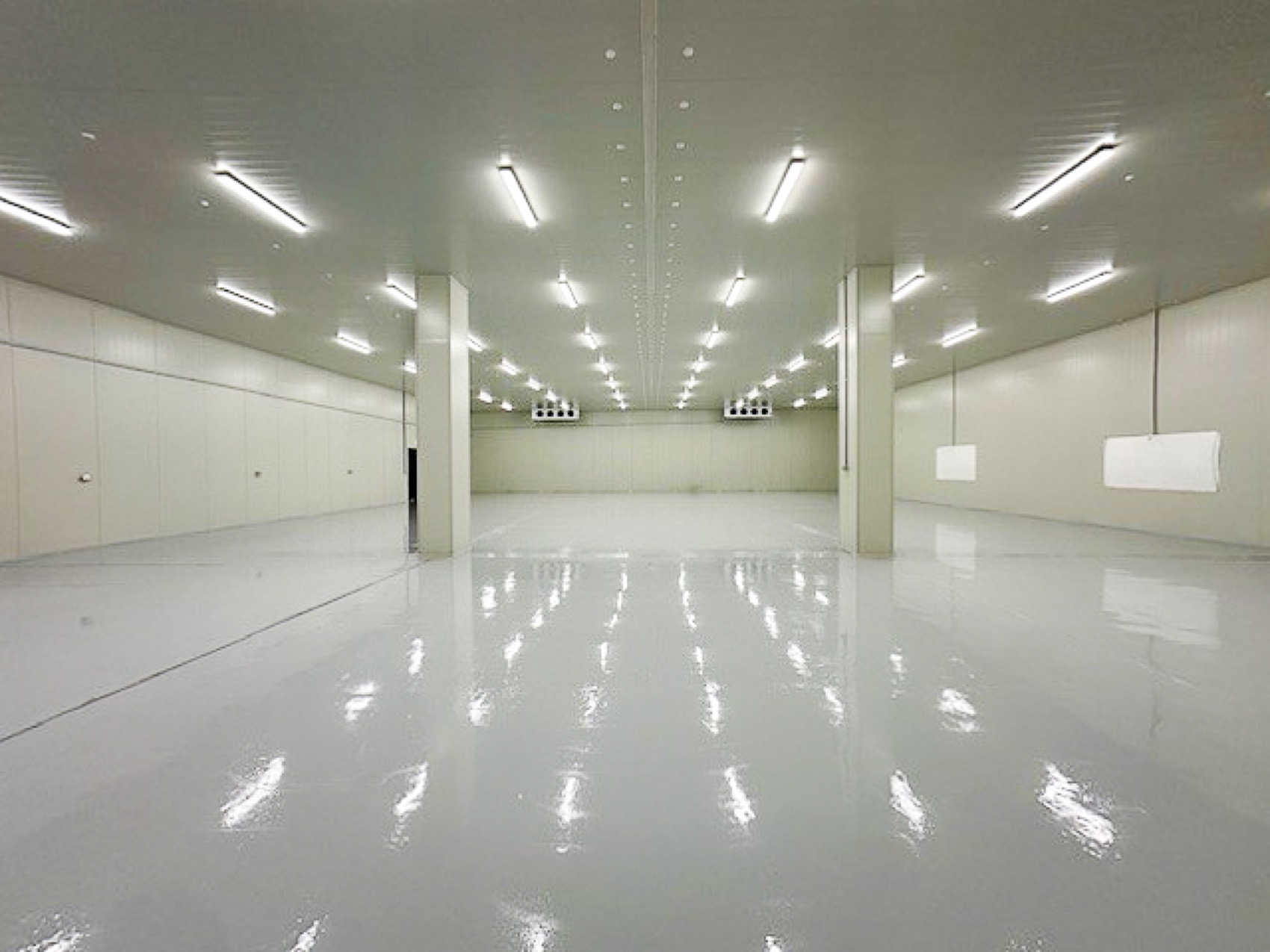 Cold Room Builders Brisbane visual for RHQ commercial service page